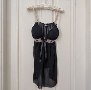 Black negligee with lined cups